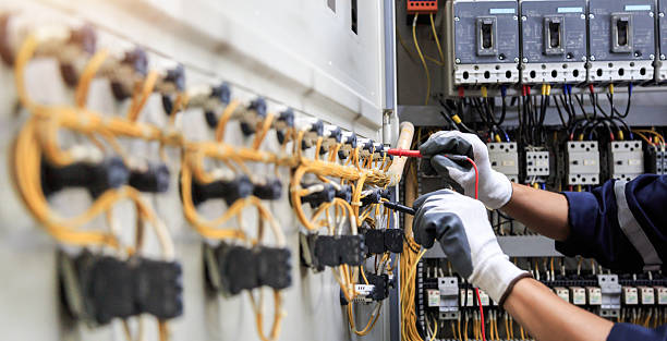 Professional Electrician technician working in Glasgow Village, MO